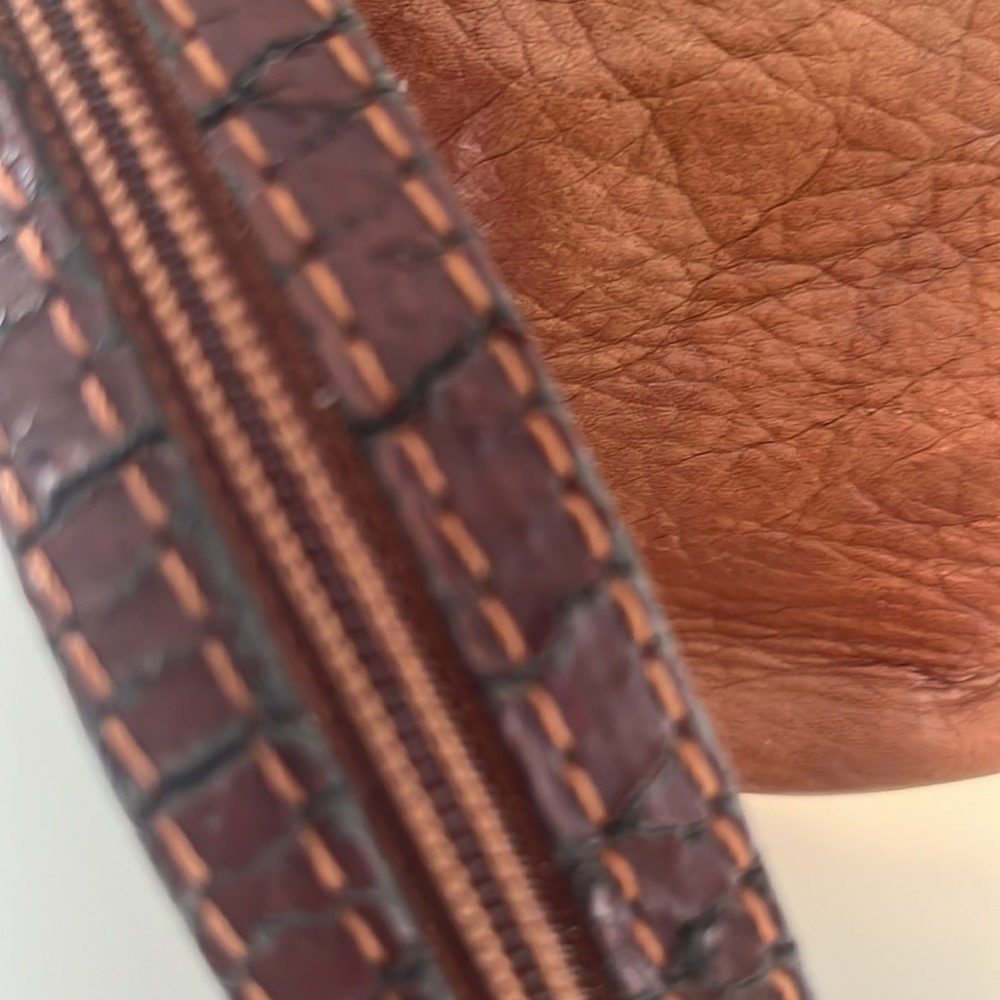 Fe Italian Leather backpack / sling bag Y2K - Picture 7 of 16